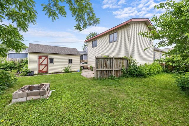 2512 Travis STREET, La Crosse, WI 54601