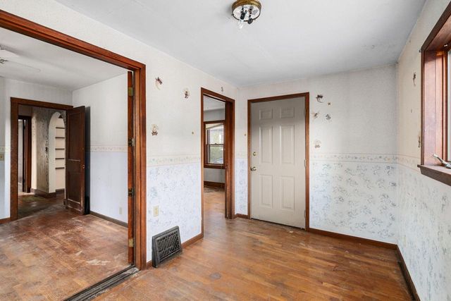 2512 Travis STREET, La Crosse, WI 54601