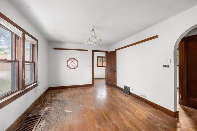 2512 Travis STREET, La Crosse, WI 54601
