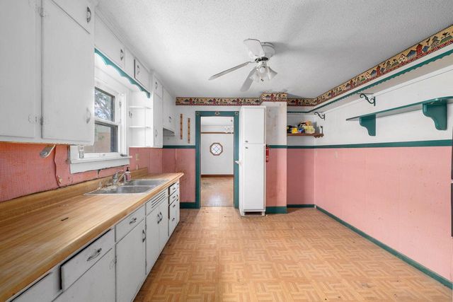 2512 Travis STREET, La Crosse, WI 54601