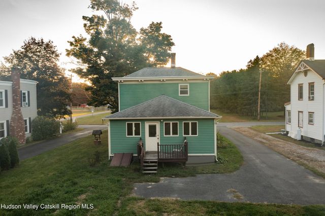 850 County Road 25, Stuyvesant, NY 12173