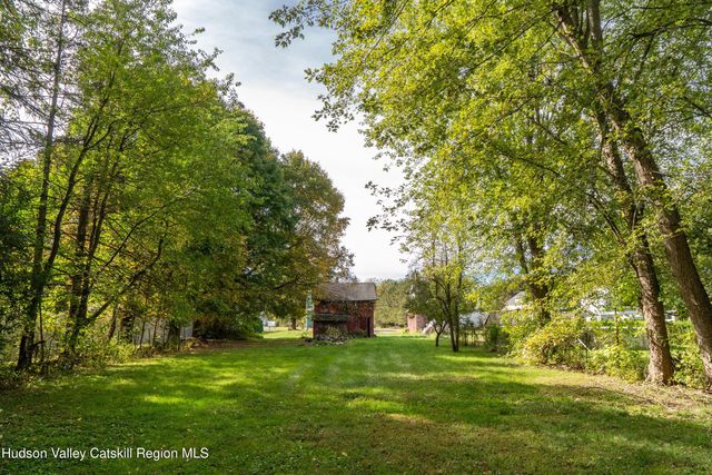 850 County Road 25, Stuyvesant, NY 12173