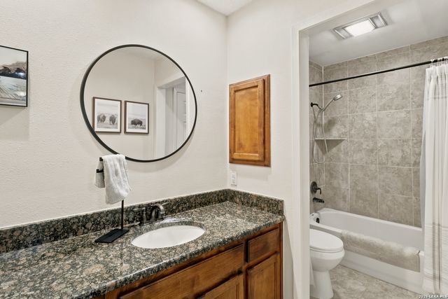 2255 Thousand Oaks Dr Apt 103, San Antonio, TX 78232