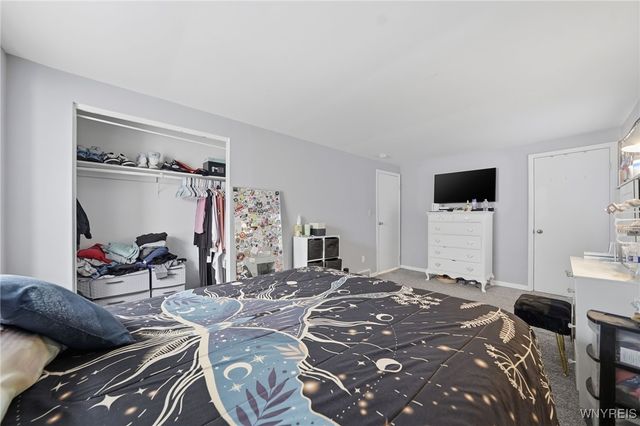 125 East Summerset Lane, Amherst, NY 14228