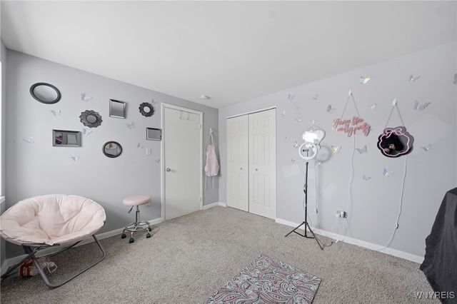 125 East Summerset Lane, Amherst, NY 14228