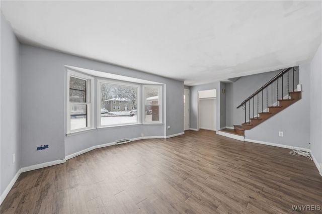 125 East Summerset Lane, Amherst, NY 14228