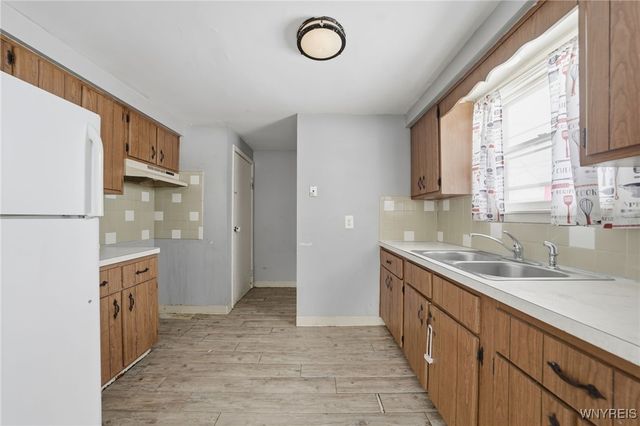 125 East Summerset Lane, Amherst, NY 14228