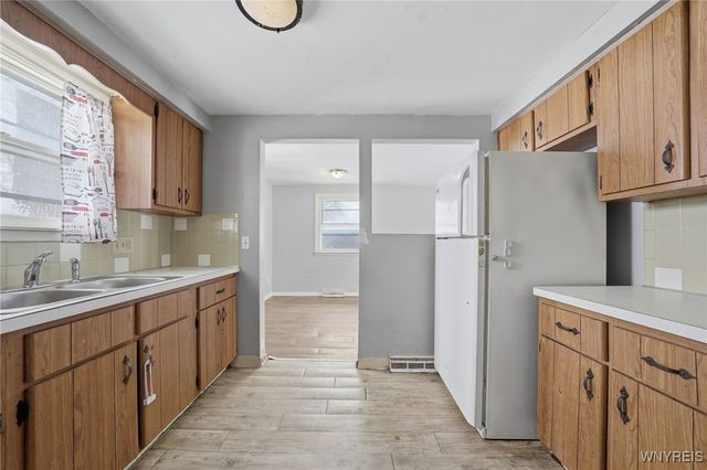 125 East Summerset Lane, Amherst, NY 14228