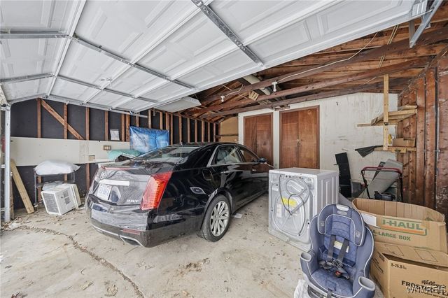 125 East Summerset Lane, Amherst, NY 14228