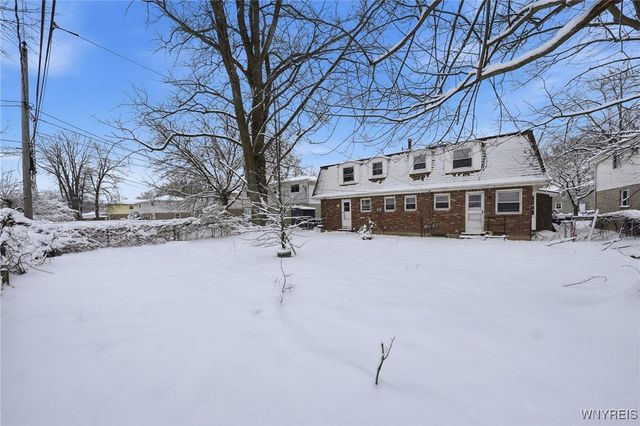 125 East Summerset Lane, Amherst, NY 14228