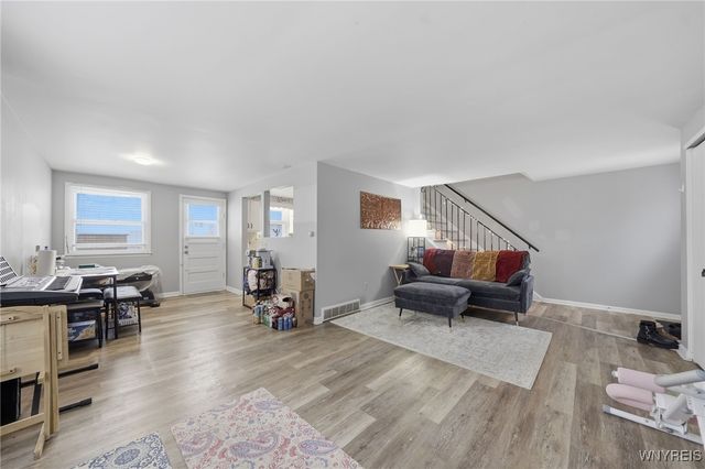 125 East Summerset Lane, Amherst, NY 14228