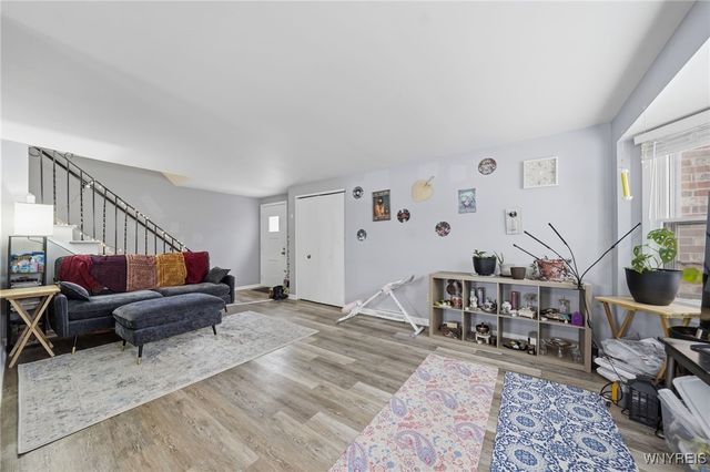 125 East Summerset Lane, Amherst, NY 14228