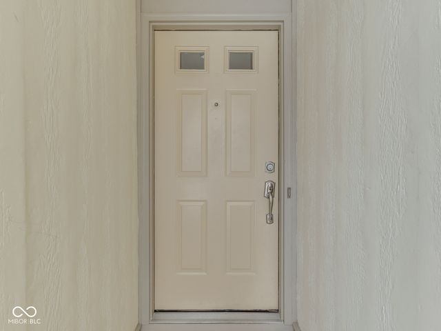 1045 Peppermill Run, Greenwood, IN 46143