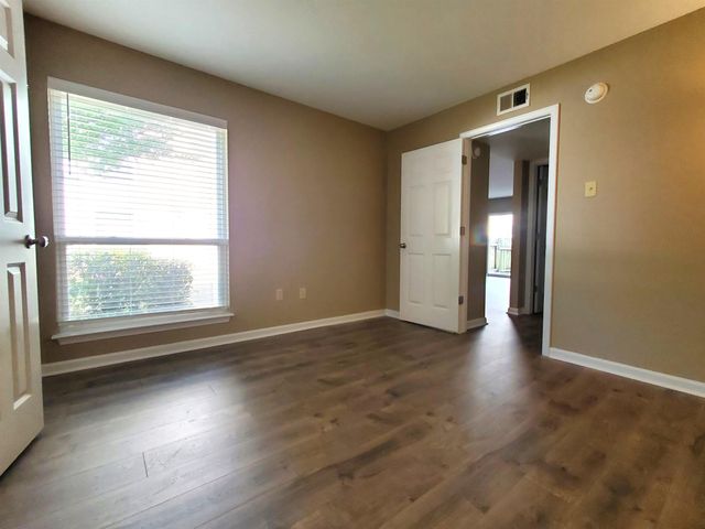 6767 Meadow Oak Pl Apt 3, Memphis, TN 38120