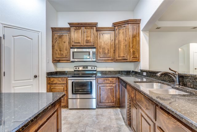 1204 Eagle Lake Drive, Azle, TX 76020