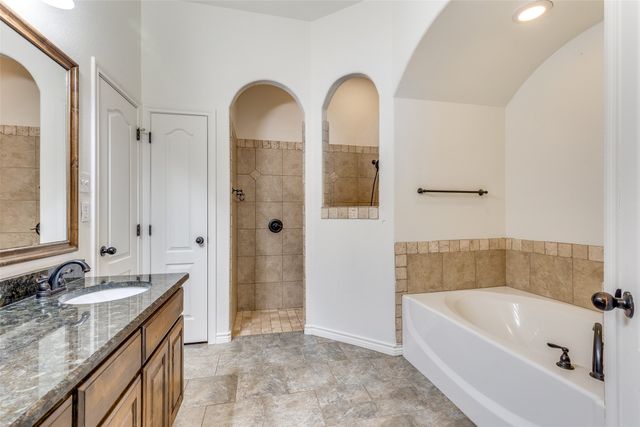 1204 Eagle Lake Drive, Azle, TX 76020