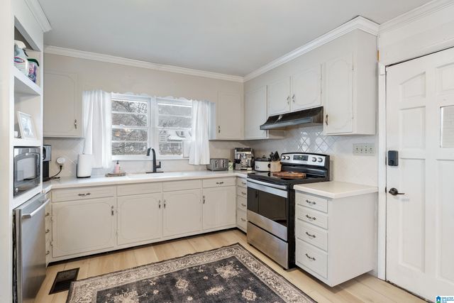 6713 LOVELESS PARK LOOP, Bessemer, AL 35022