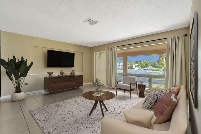 500 SE 4TH Court, Pompano Beach, FL 33060