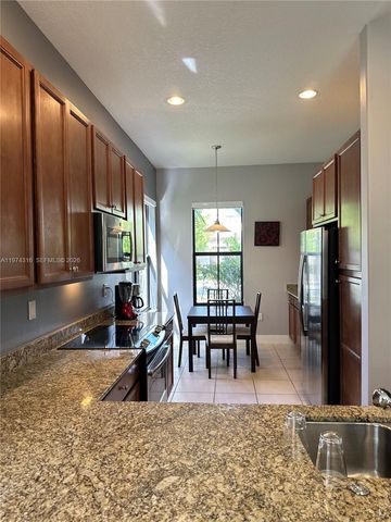 3278 W 97th Ter, Hialeah, FL 33018