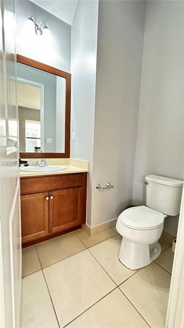 3278 W 97th Ter, Hialeah, FL 33018