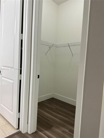 3278 W 97th Ter, Hialeah, FL 33018