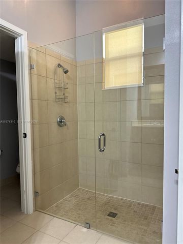 3278 W 97th Ter, Hialeah, FL 33018