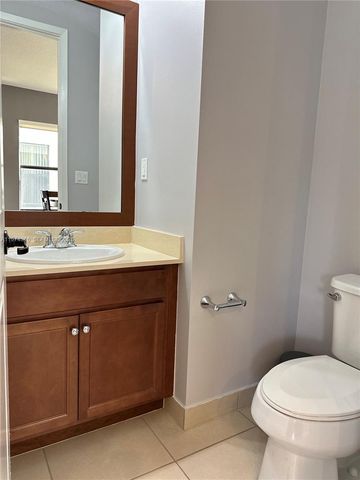 3278 W 97th Ter, Hialeah, FL 33018