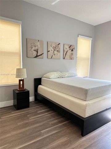 3278 W 97th Ter, Hialeah, FL 33018