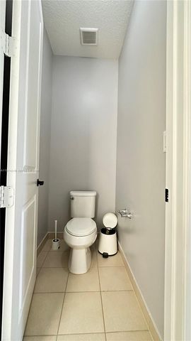 3278 W 97th Ter, Hialeah, FL 33018