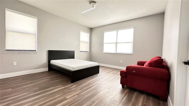 3278 W 97th Ter, Hialeah, FL 33018