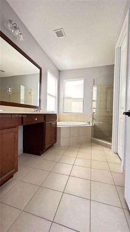 3278 W 97th Ter, Hialeah, FL 33018