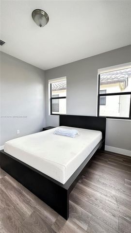 3278 W 97th Ter, Hialeah, FL 33018