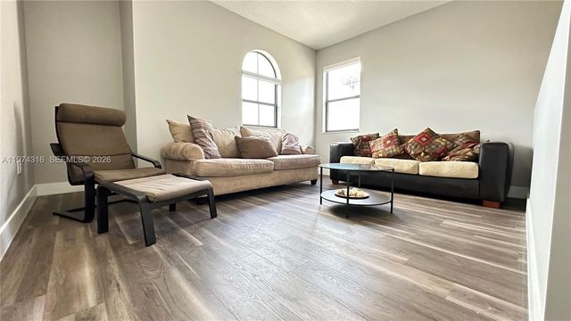 3278 W 97th Ter, Hialeah, FL 33018