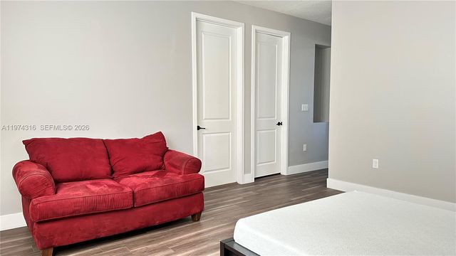 3278 W 97th Ter, Hialeah, FL 33018