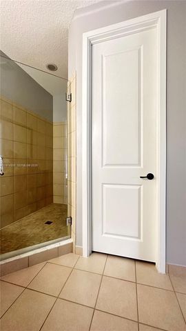 3278 W 97th Ter, Hialeah, FL 33018