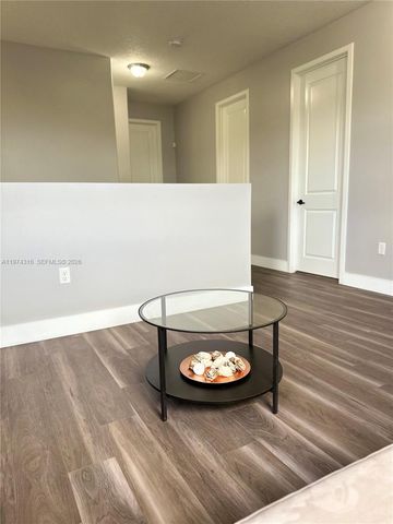 3278 W 97th Ter, Hialeah, FL 33018