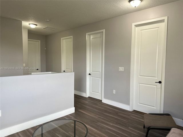 3278 W 97th Ter, Hialeah, FL 33018