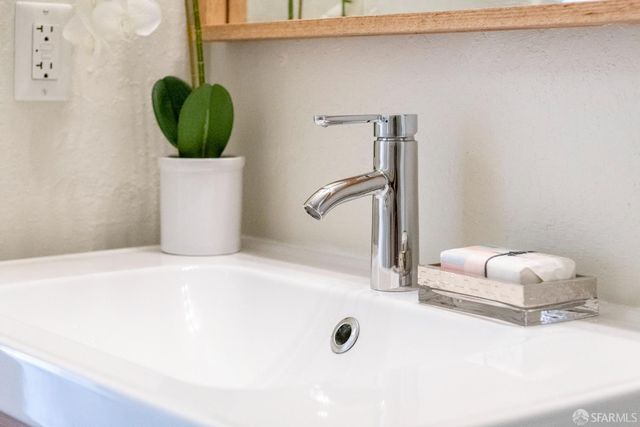 875 Vermont Street 204, San Francisco, CA 94107