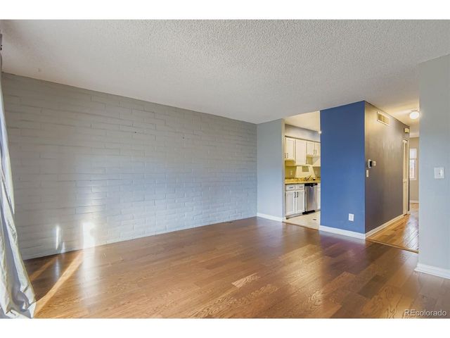 1060 S Parker Rd 25, Denver, CO 80231