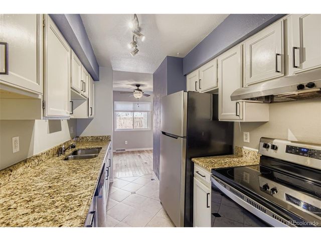 1060 S Parker Rd 25, Denver, CO 80231