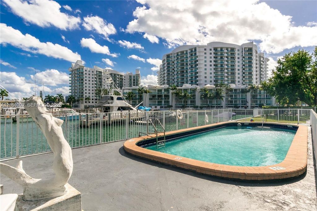7917 West Dr 16, North Bay Village, FL 33141