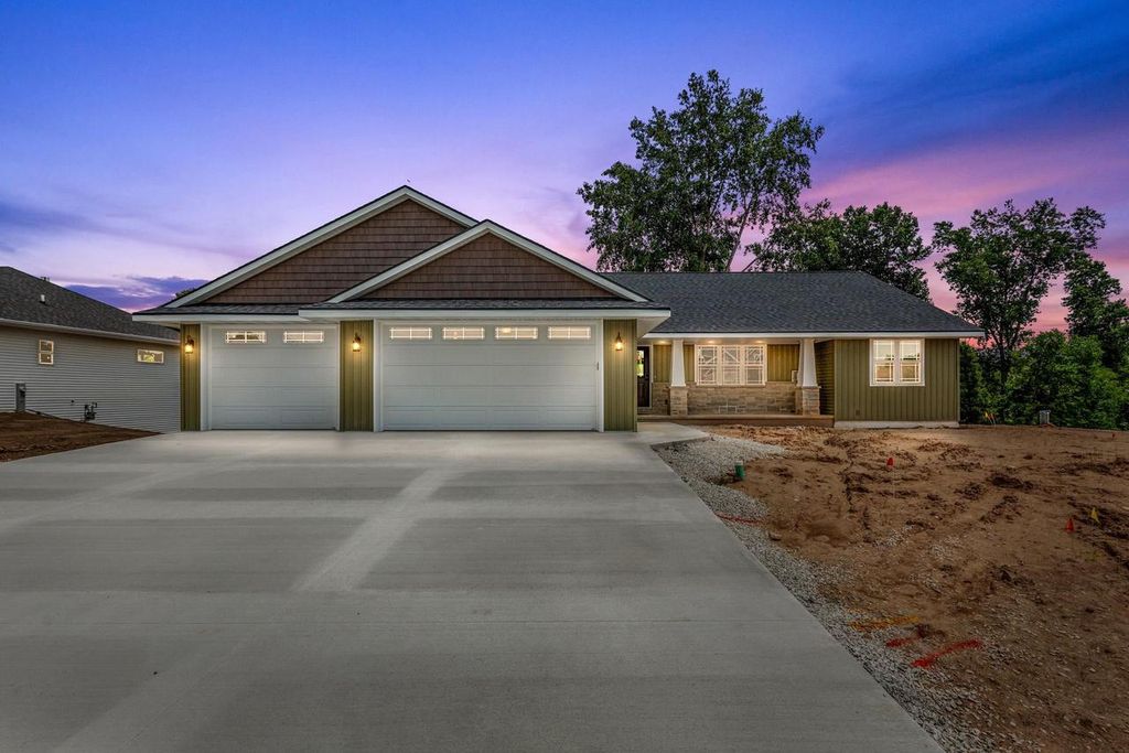 3841 VAN LANEN ROAD, Green Bay, WI 54311