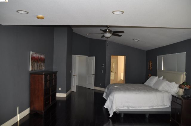 6 Bridlewood Ct, Pittsburg, CA 94565