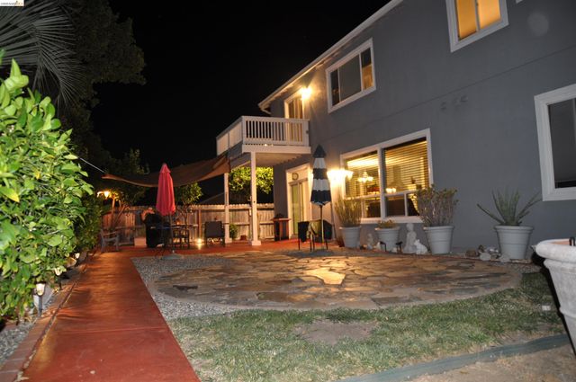 6 Bridlewood Ct, Pittsburg, CA 94565
