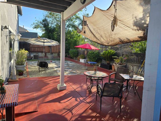 6 Bridlewood Ct, Pittsburg, CA 94565
