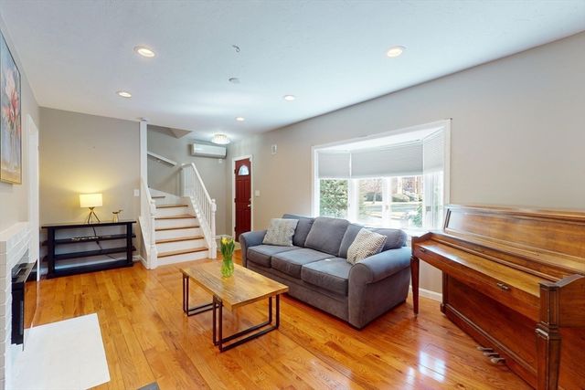 707 South Street, Waltham, MA 02453