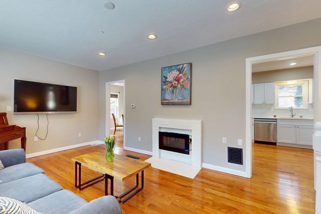 707 South Street, Waltham, MA 02453