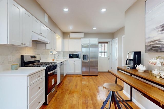 707 South Street, Waltham, MA 02453