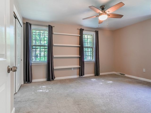 14 Old Meetinghouse Grn 14, Norton, MA 02766