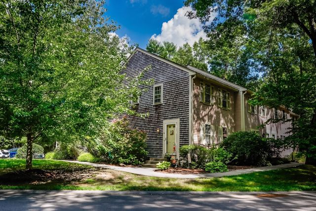 14 Old Meetinghouse Grn 14, Norton, MA 02766